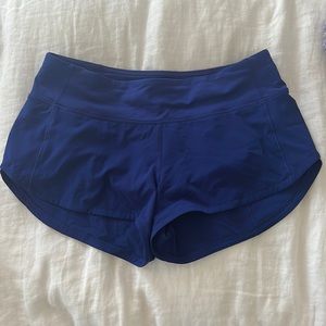 Lululemon royal blue 2.5 Speed Up size 4